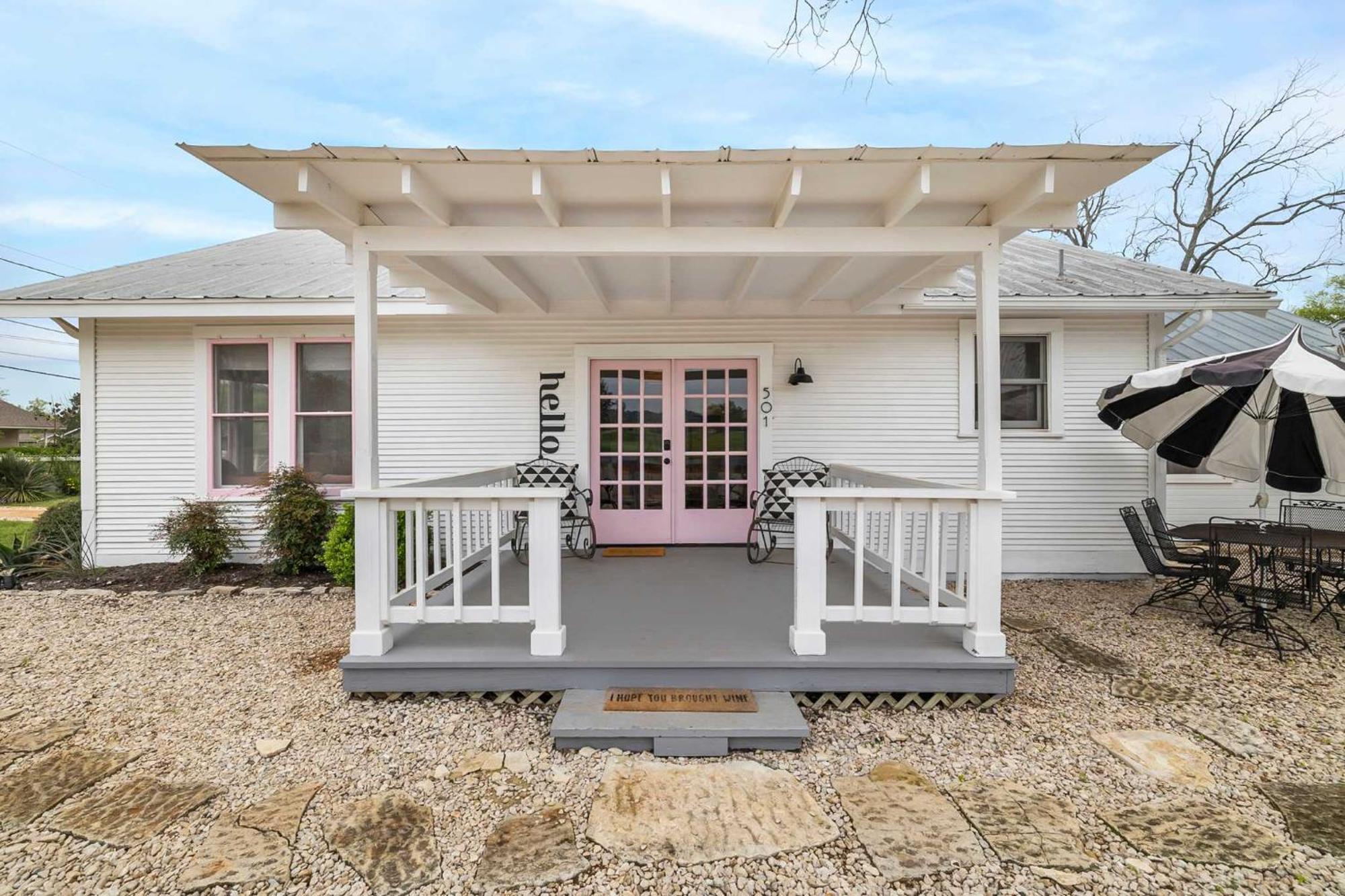 Pink Duchess - Mins To Main Hot Tub & Fire Pit Villa Fredericksburg Exterior foto