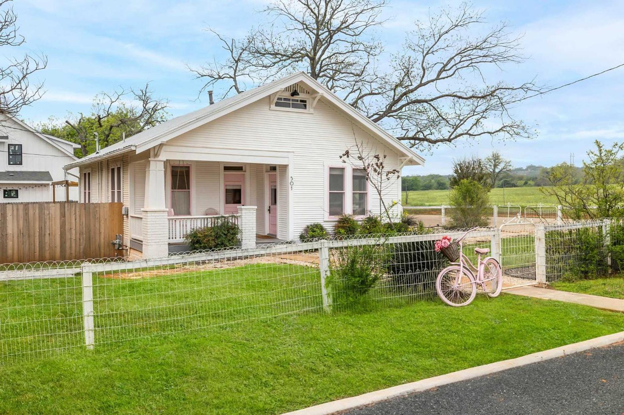 Pink Duchess - Mins To Main Hot Tub & Fire Pit Villa Fredericksburg Exterior foto