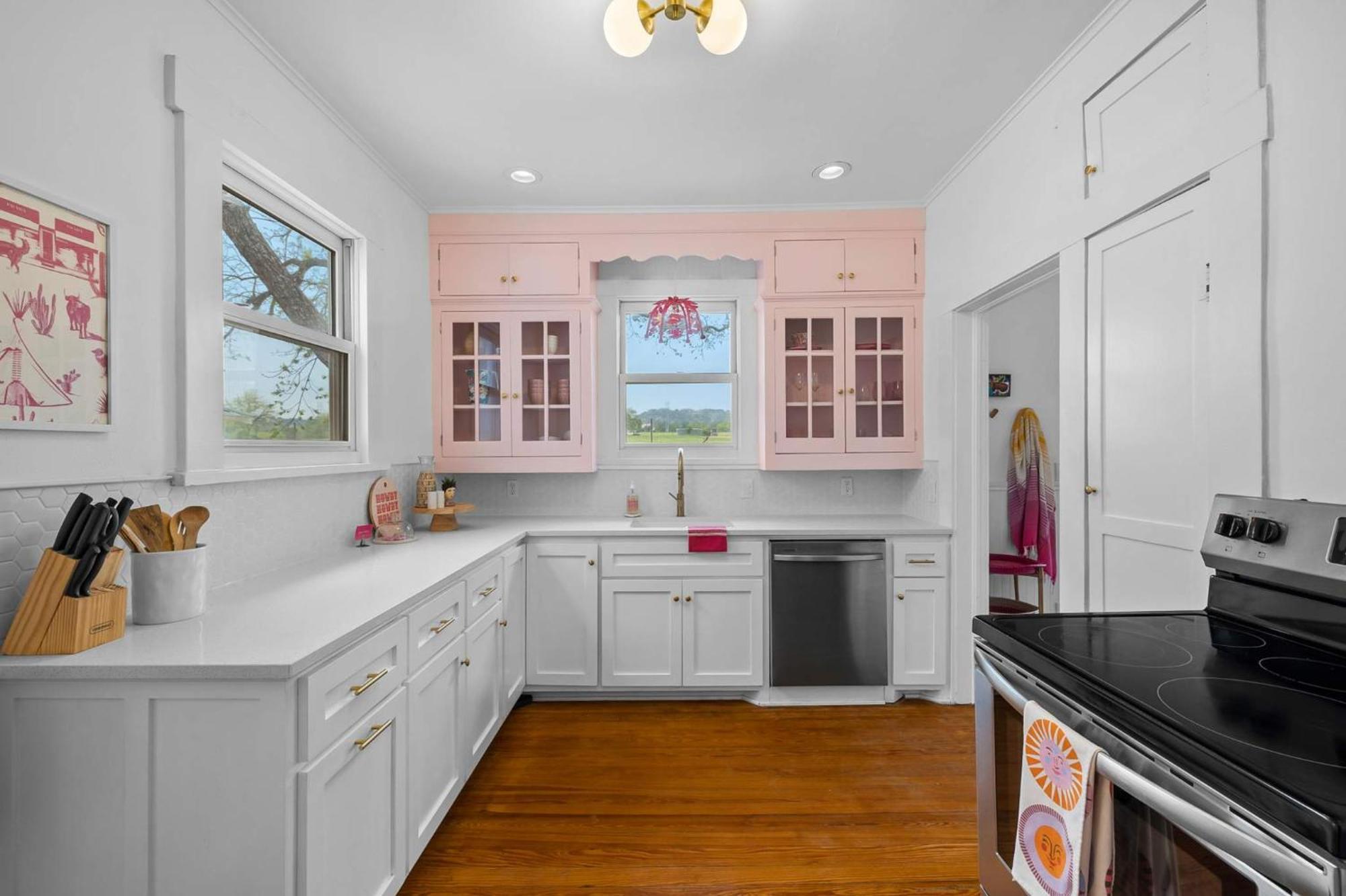 Pink Duchess - Mins To Main Hot Tub & Fire Pit Villa Fredericksburg Exterior foto