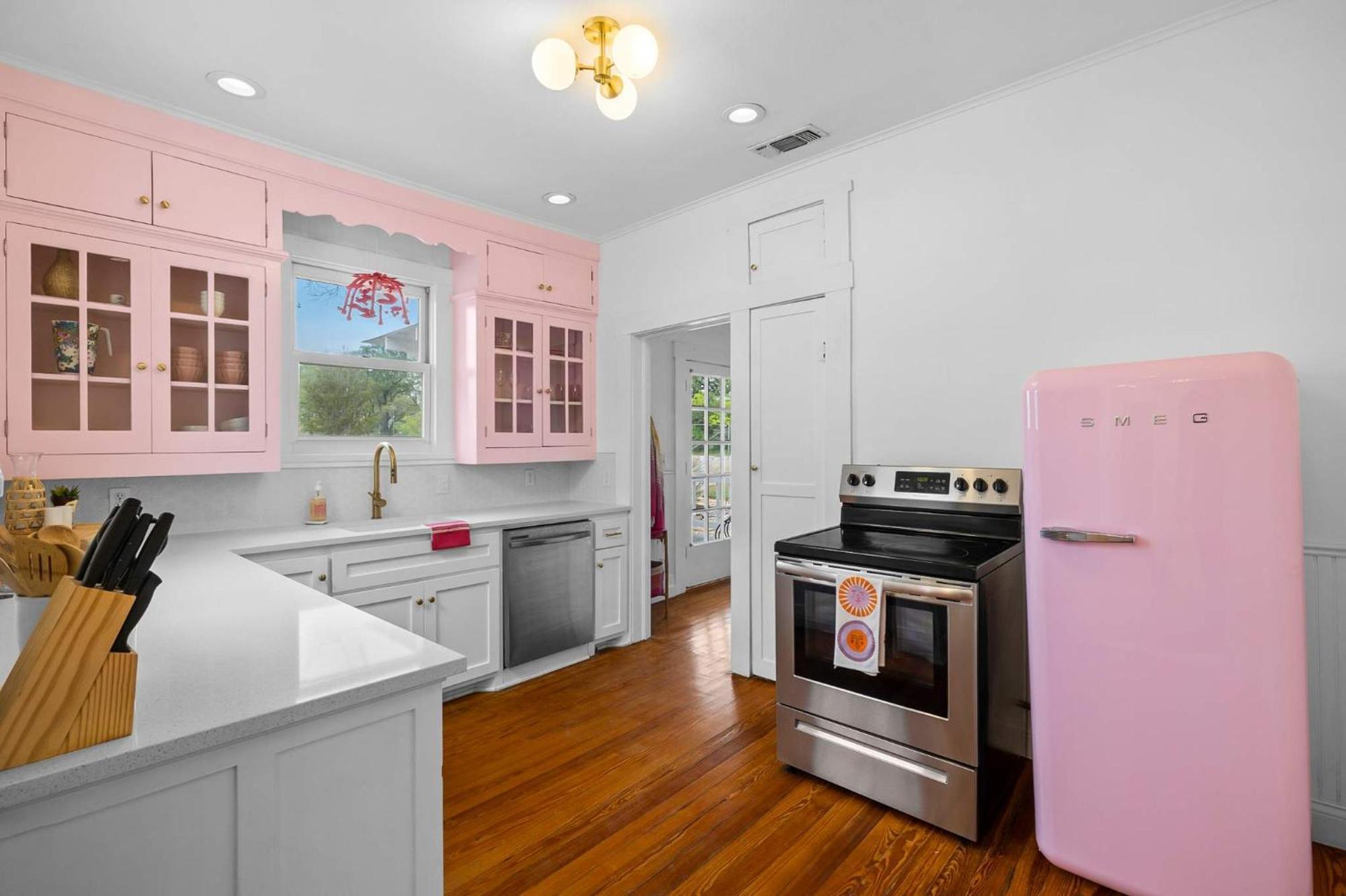 Pink Duchess - Mins To Main Hot Tub & Fire Pit Villa Fredericksburg Exterior foto