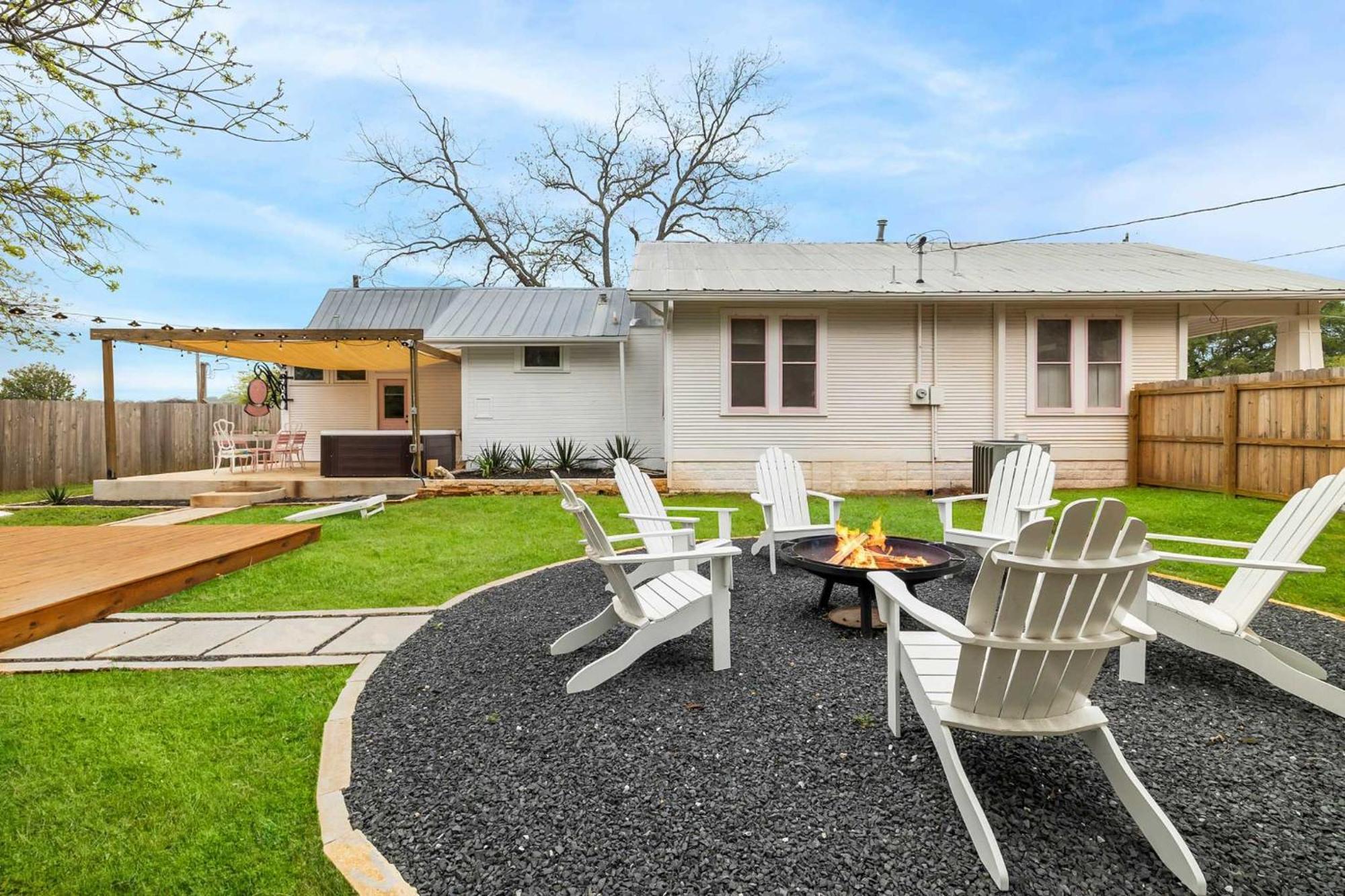 Pink Duchess - Mins To Main Hot Tub & Fire Pit Villa Fredericksburg Exterior foto