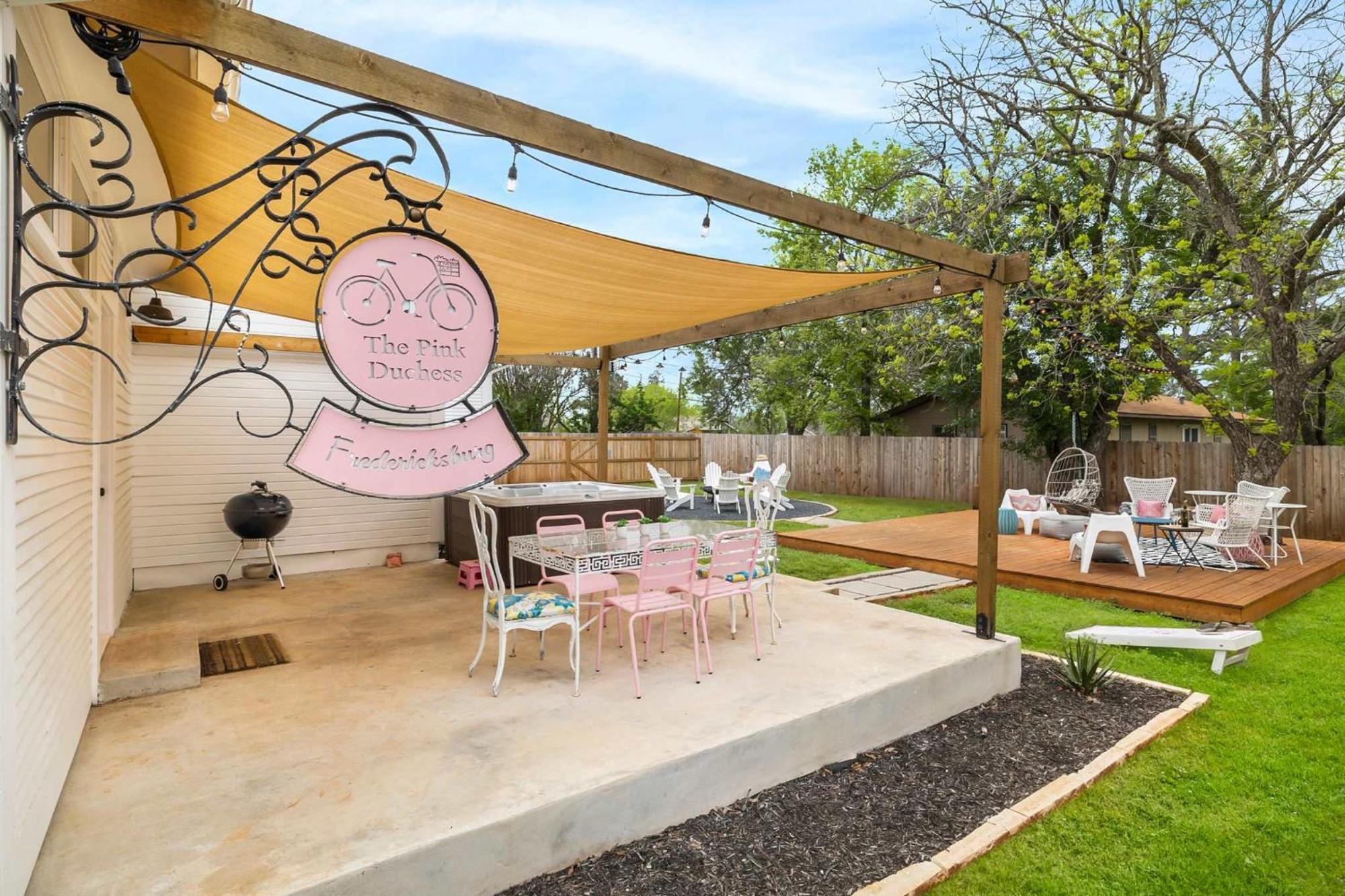Pink Duchess - Mins To Main Hot Tub & Fire Pit Villa Fredericksburg Exterior foto