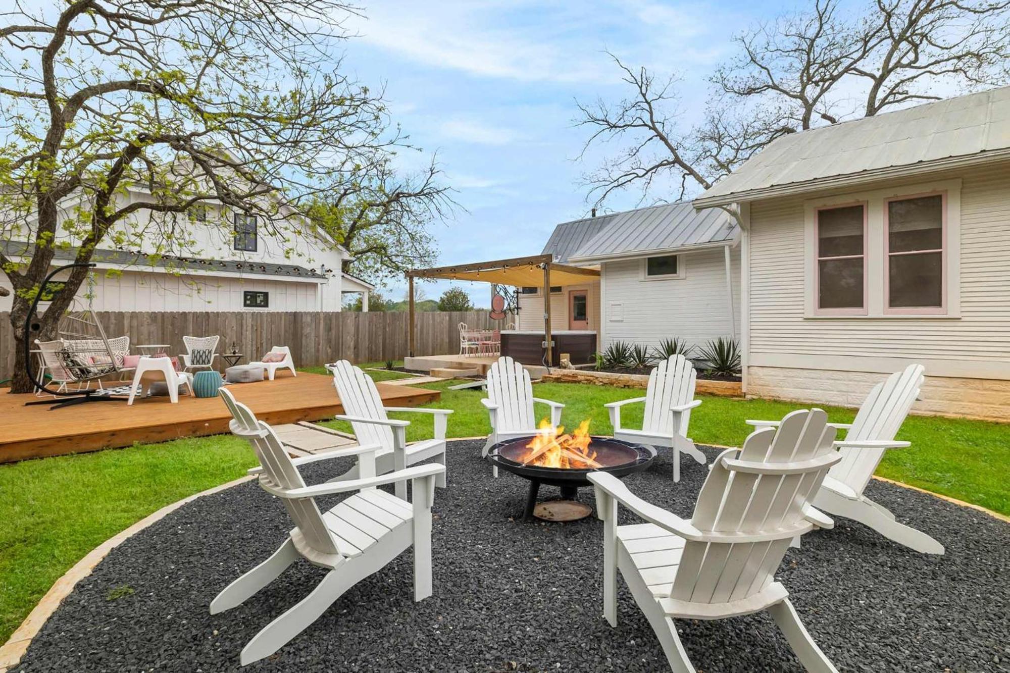 Pink Duchess - Mins To Main Hot Tub & Fire Pit Villa Fredericksburg Exterior foto