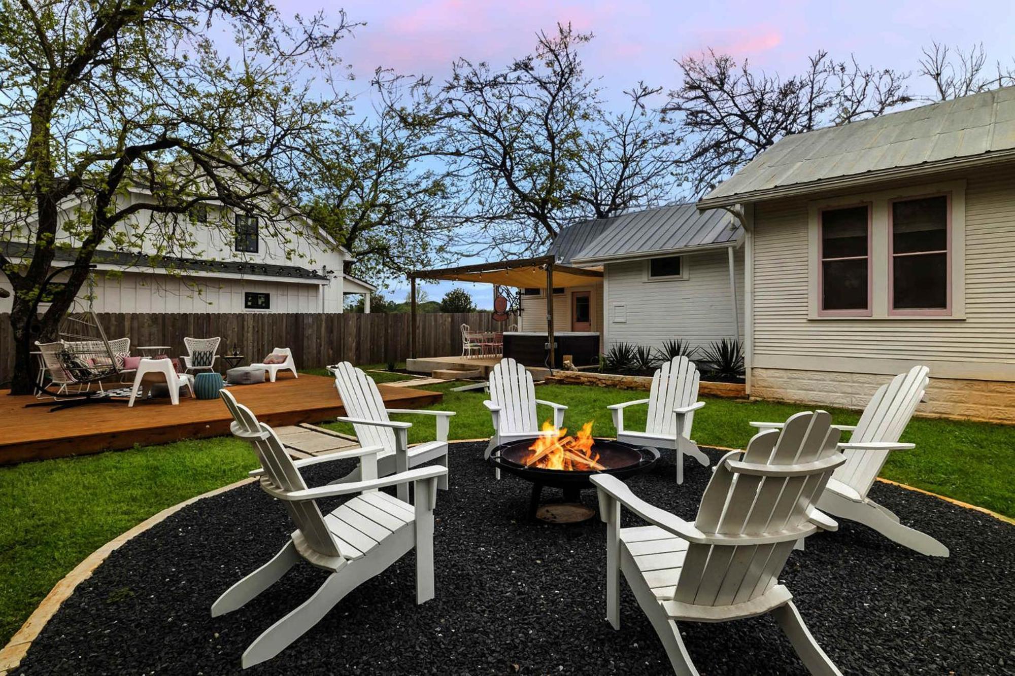 Pink Duchess - Mins To Main Hot Tub & Fire Pit Villa Fredericksburg Exterior foto